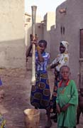 Crops milling and flour making. Mali.