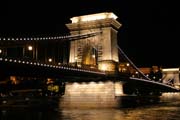 Chain Bridge (Sz�chenyi L�nch�d), Budapest. Hungary.
