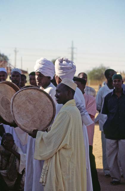 Waiting for whirling dervishes. Hamed-an Nil Mosque, Khartoum (Omdurman). Sudan.