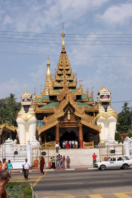 Shwedagon Paya, Yangon. Myanmar (Burma).