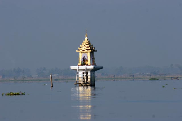 Stupa, Inle Lake. Myanmar (Burma).