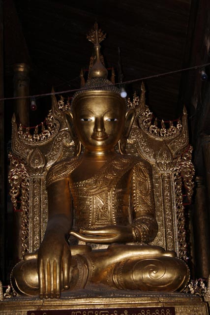 Nga Hpe Chaung (jumping cat) monastery, Inle Lake. Myanmar (Burma).