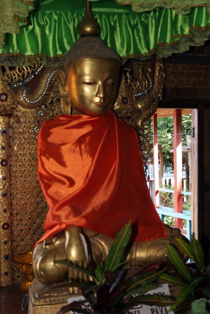 Nga Hpe Chaung (jumping cat) monastery, Inle Lake. Myanmar (Burma).